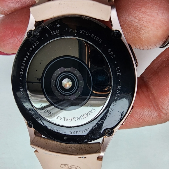 Samsung and Smartwatch with Circular Display and Adjustable Strap Size M 20mm - Picture 4 of 13